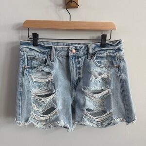Celebrity Pink Light Blue Distressed Jean Shorts – Size 7/28 – 100% Cotton